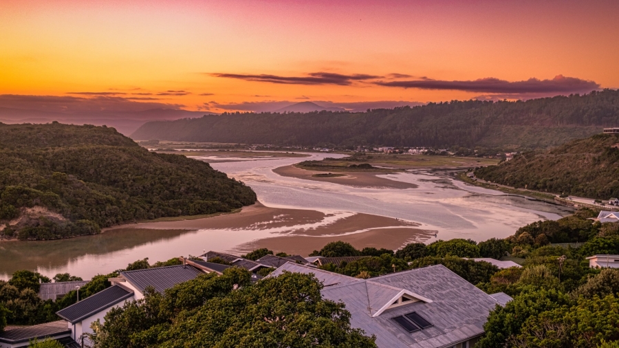 6 Bedroom Property for Sale in Kingfisher Creek Western Cape